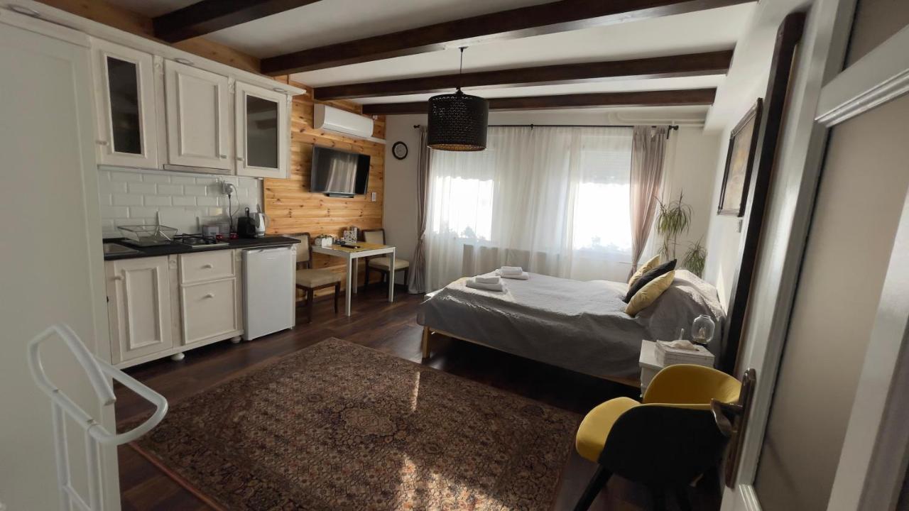 Kishaz Apartman Eger Extérieur photo