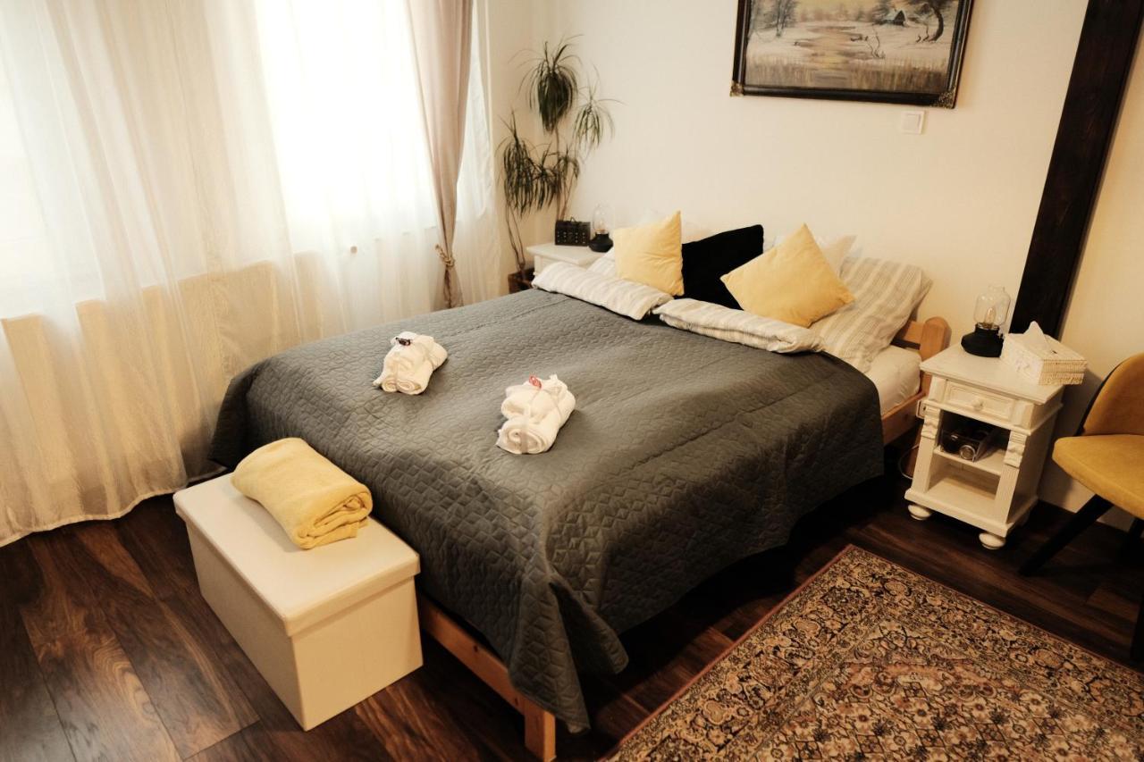 Kishaz Apartman Eger Extérieur photo