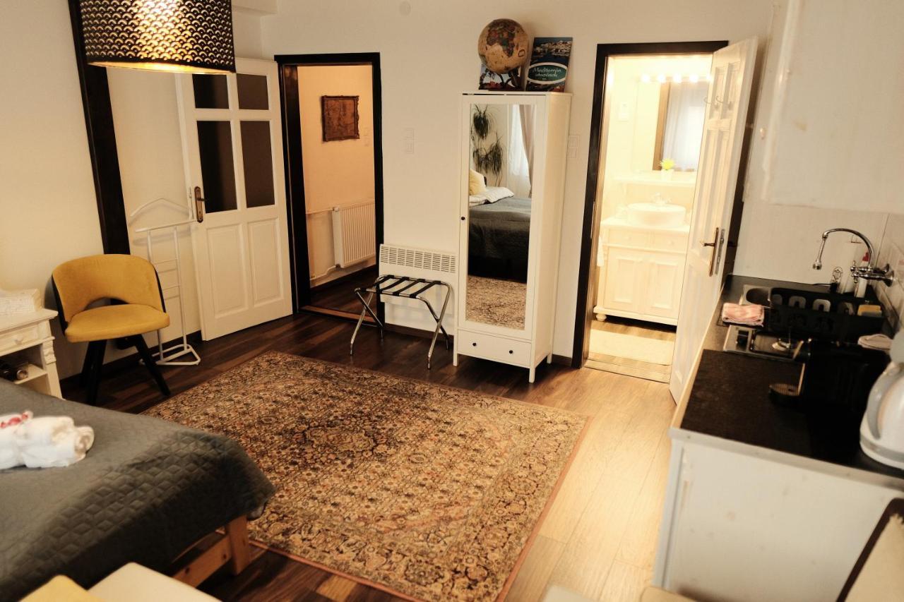 Kishaz Apartman Eger Extérieur photo