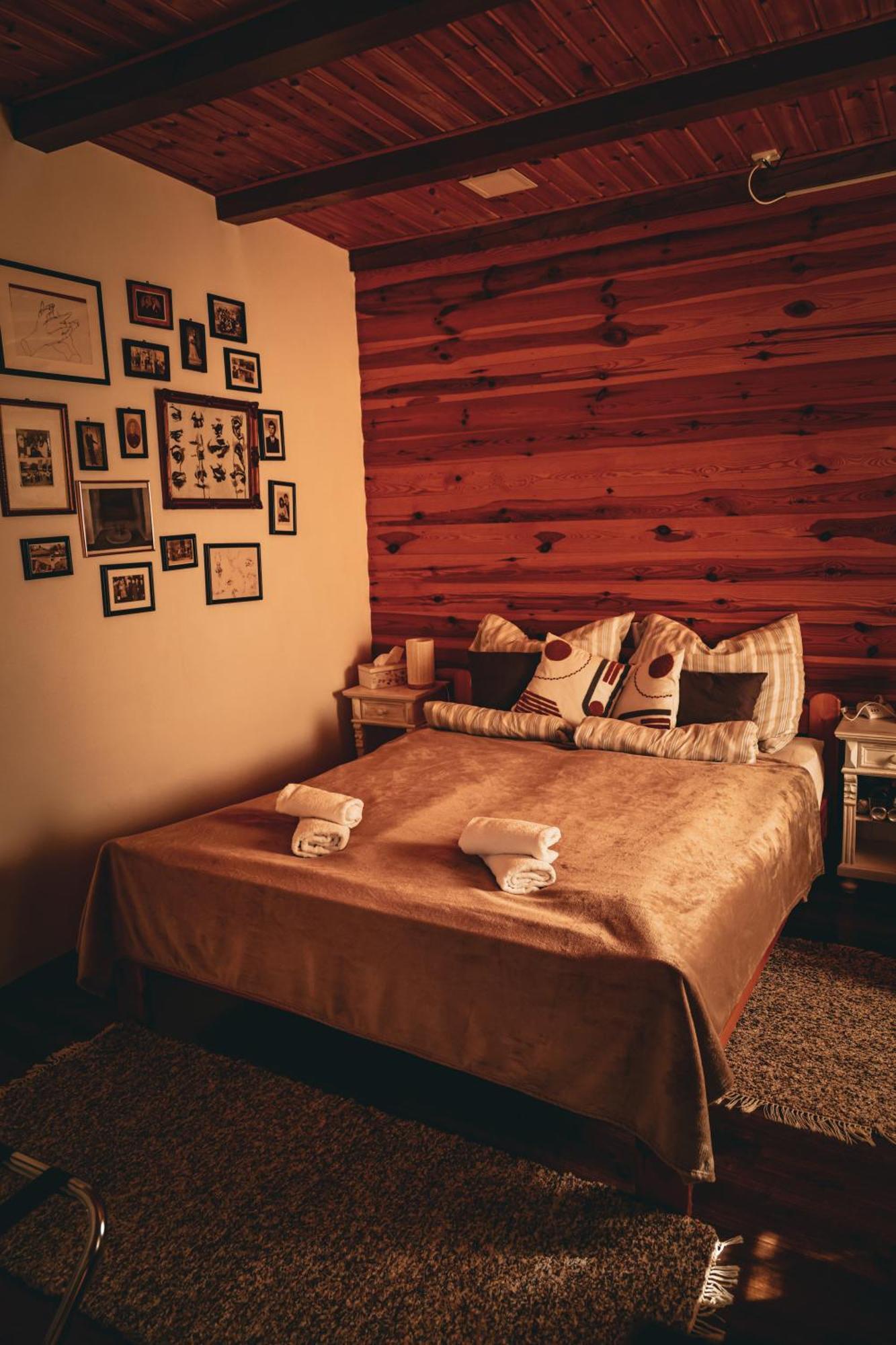 Kishaz Apartman Eger Extérieur photo