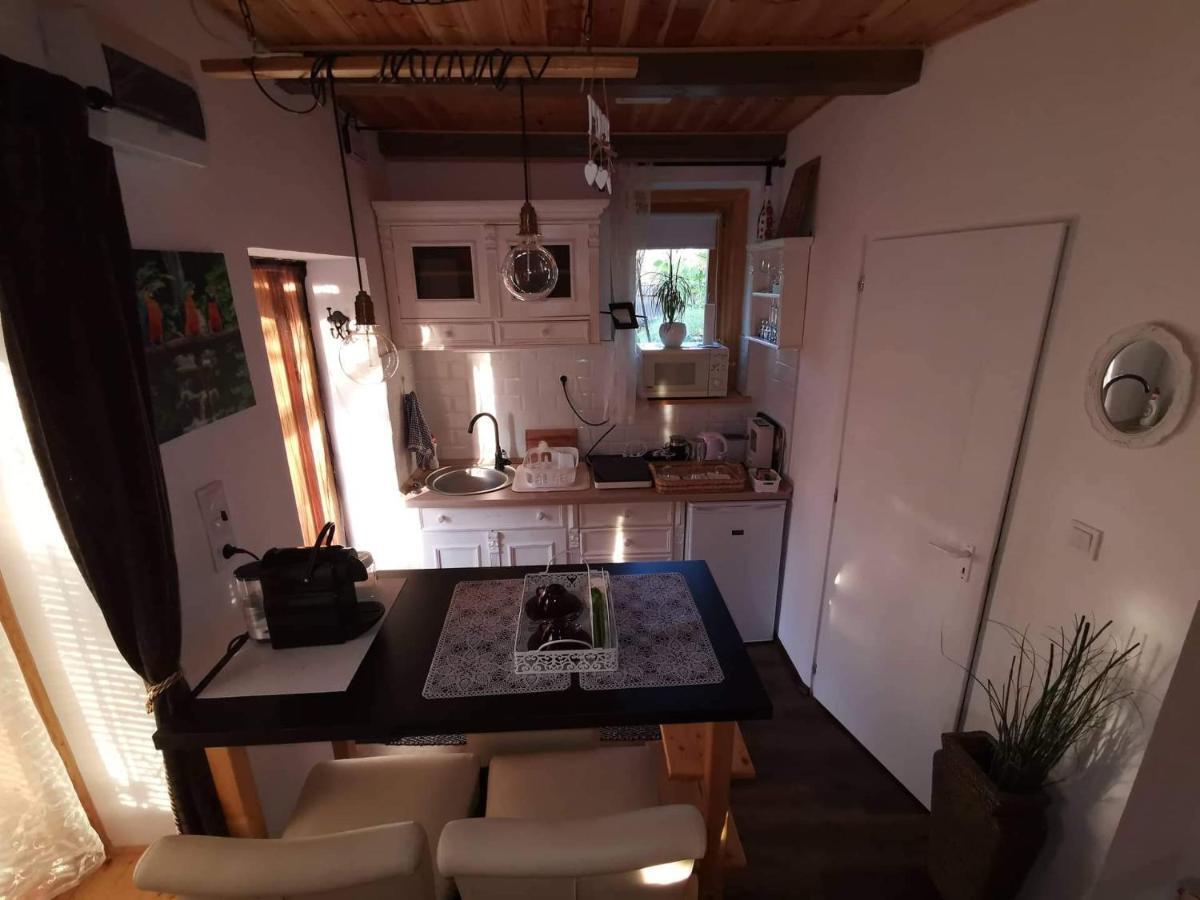 Kishaz Apartman Eger Extérieur photo
